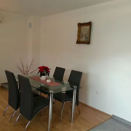 Branko Appartamento Vinišće